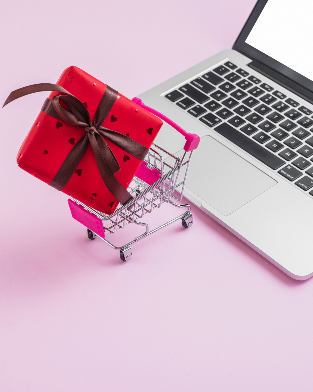 Holiday Marketing 2025 per eCommerce: strategie, trend e strumenti per vendere di più durante le festività